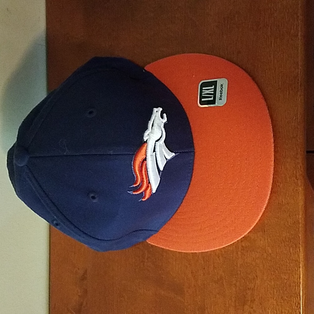 NFL DENVER BRONCOS MENS HAT FITTED SZ L/XL REEBOK BRAND NEW WITH TAGS